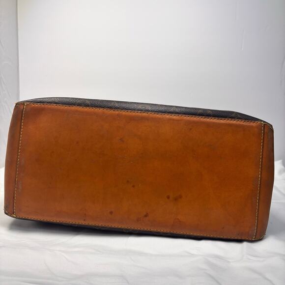 Louis Vuitton Cabas Mezzo Monogram Canvas Tote - Picture 11 of 16